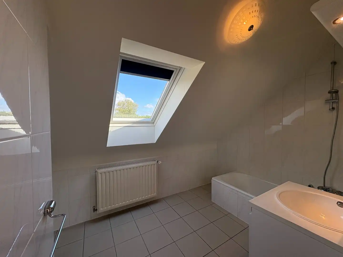 Gunstig gelegen, lichtrijk appartement foto 13