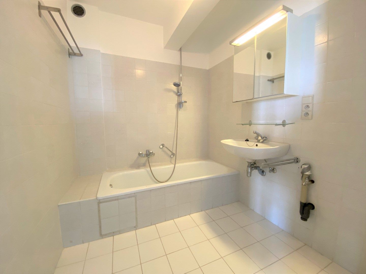 Centraal gelegen appartement met 2 slpks. foto 11