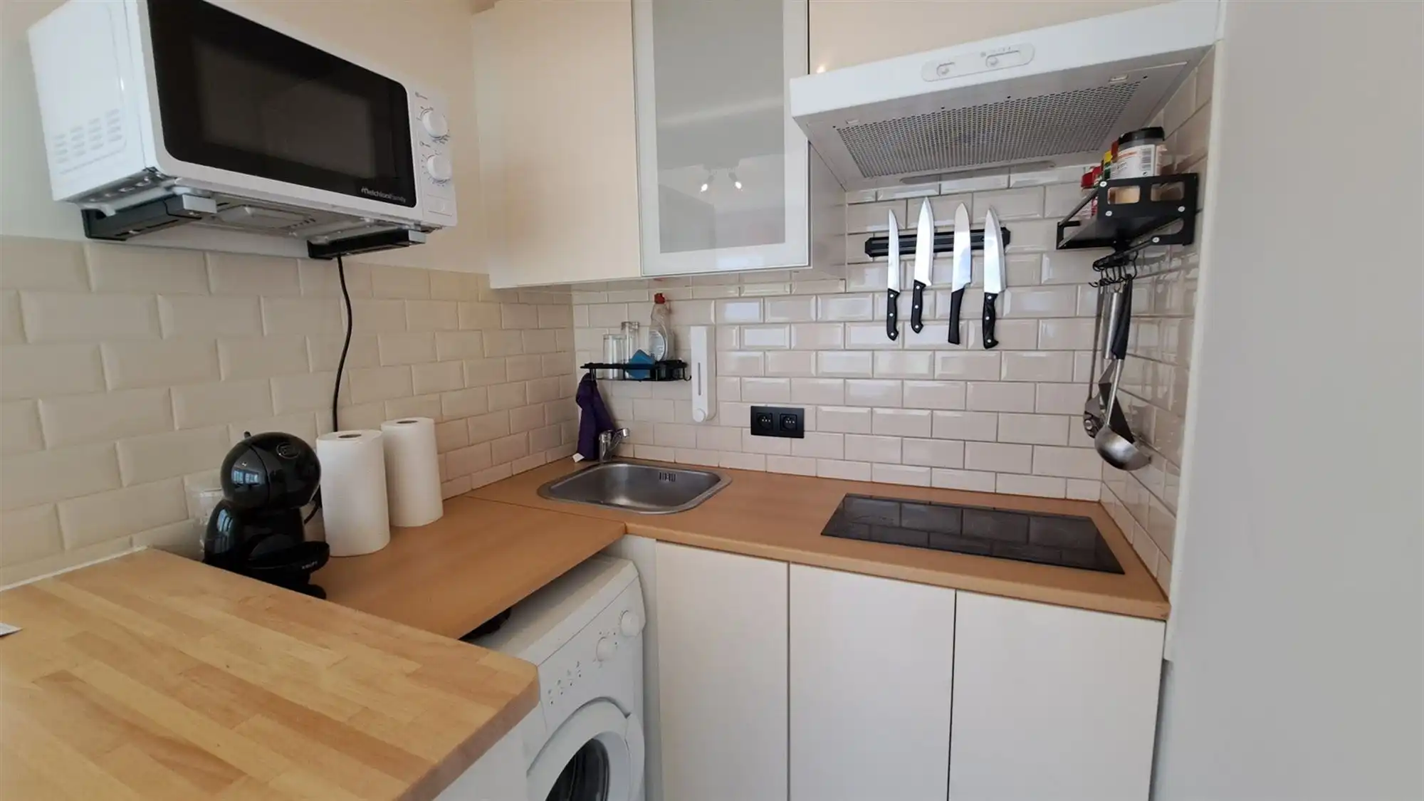 Instapklare lichtrijke studio van 32m2 te Kessel-Lo. foto 6
