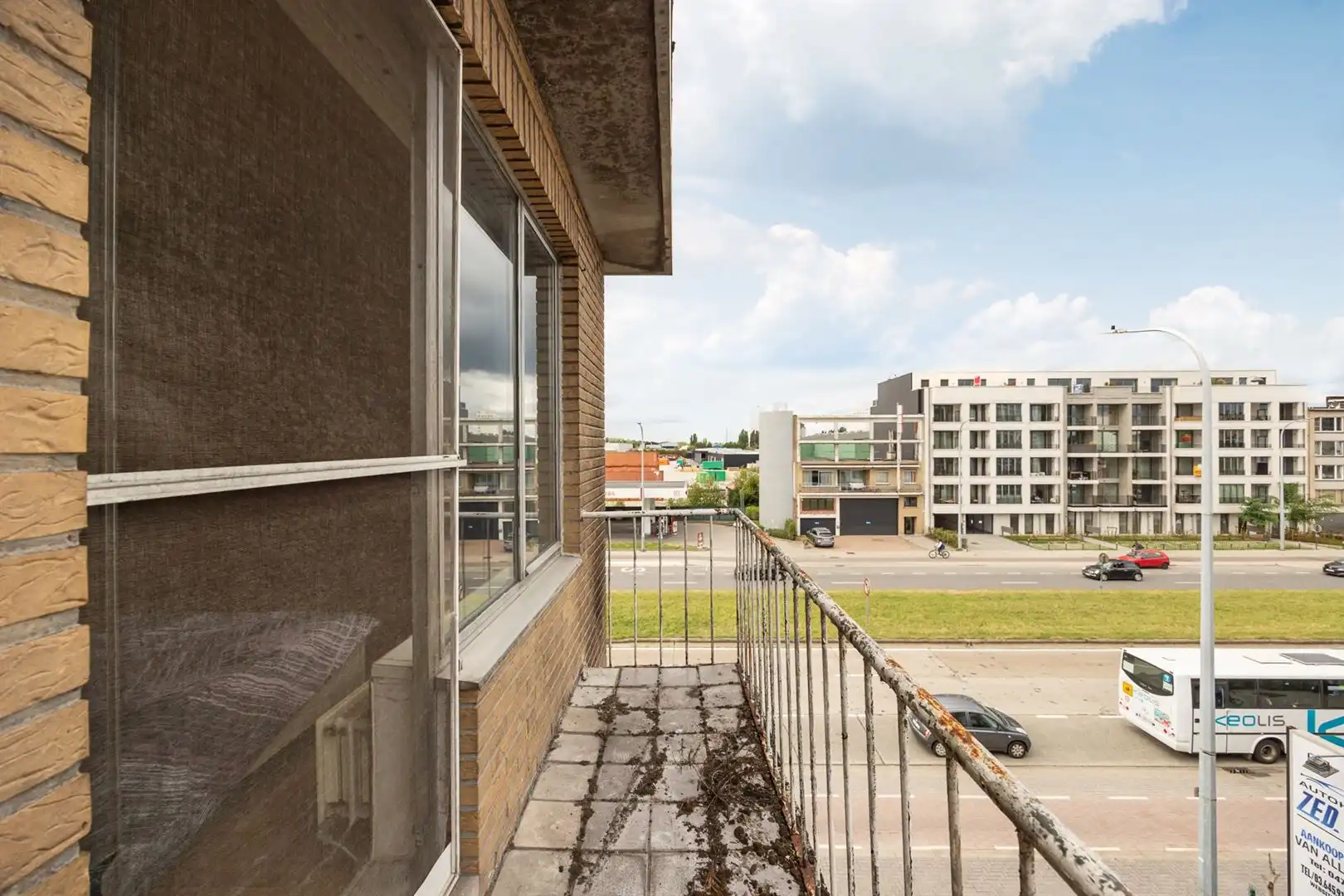 Te renoveren hoekappartement ca. 99m2 op centrale locatie foto 2