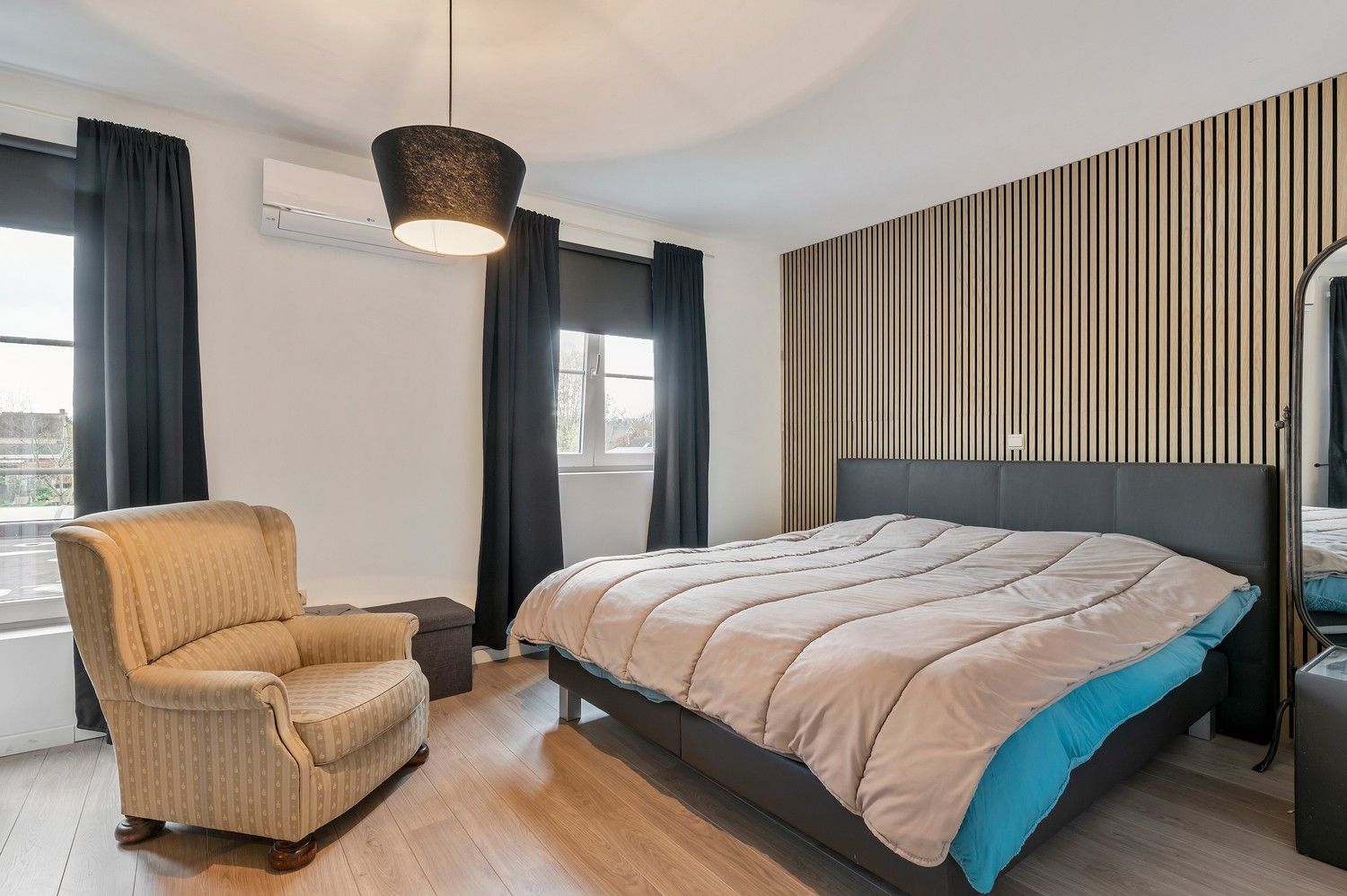 Ruime, instapklare pastorijwoning met bijgebouw op 1 180 m². foto 20