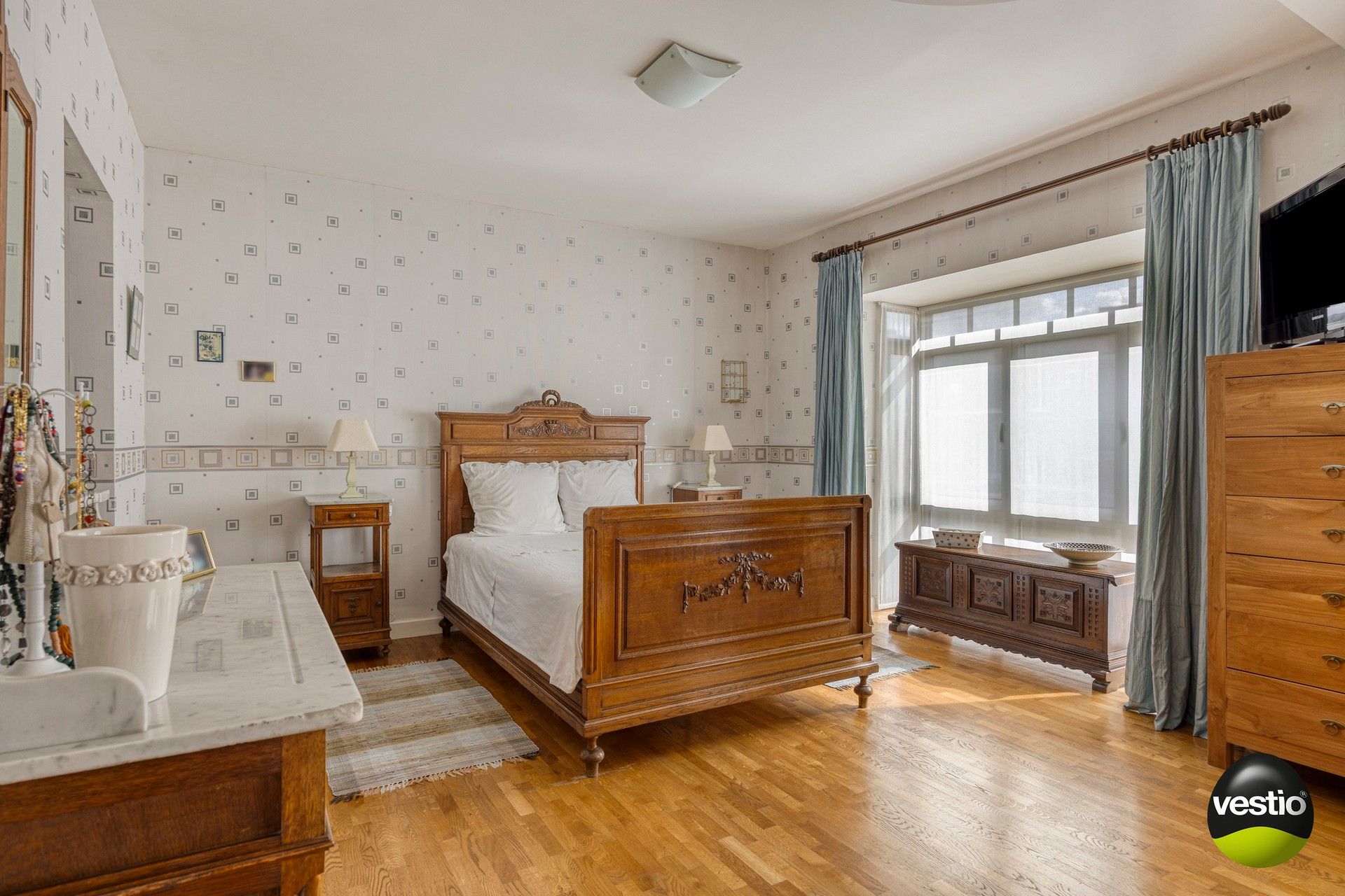 Instapklare herenwoning met garage en knappe stadstuin op topligging in Hasselt. foto 18