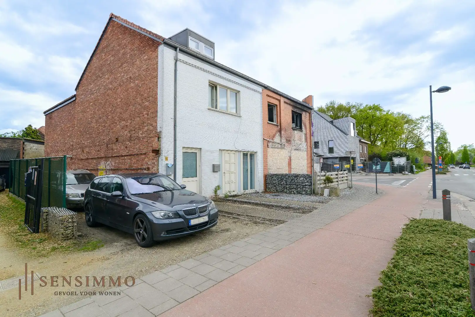 Prachtig gelegen gelijkvloers appartement met terras + P foto 2