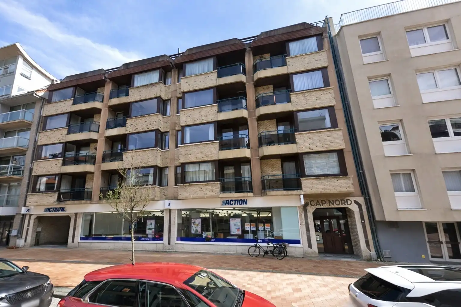 Ondergrondse autostaanplaats op centrale ligging te Nieuwpoort-Bad. foto {{pictureIndex}}