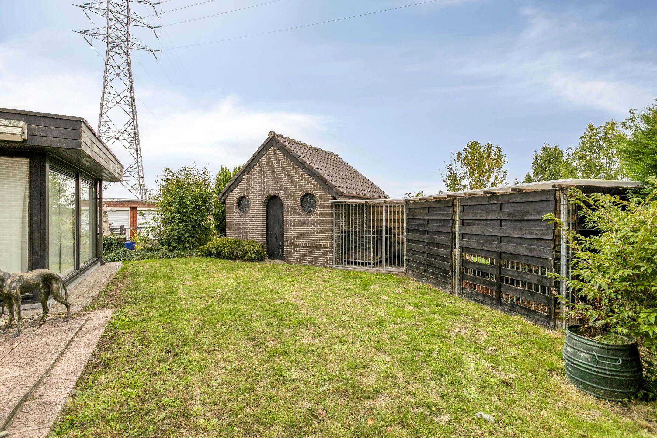 Gelijkvloers huis op ruim perceel te koop in Waregem foto 5