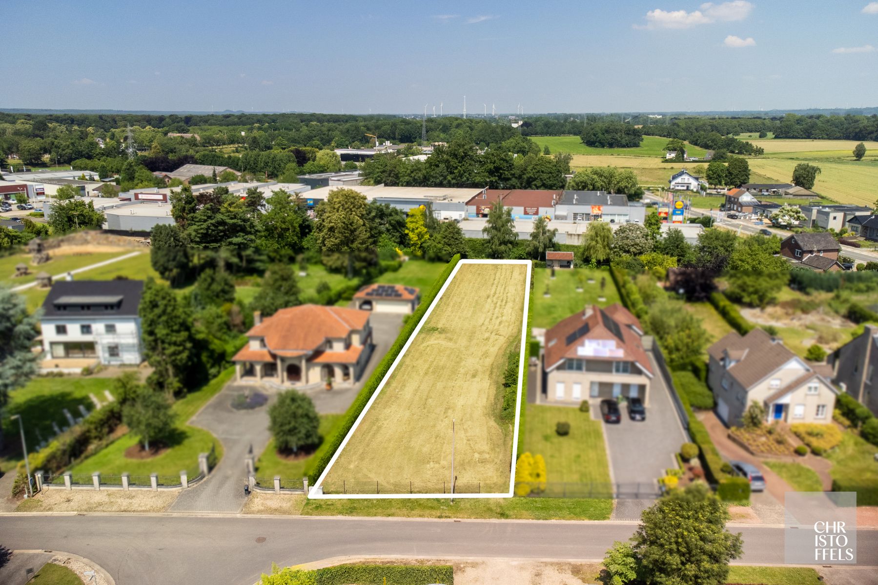 Rustig gelegen bouwgrond voor open bebouwing op een perceel van 1.920m²!   foto 1