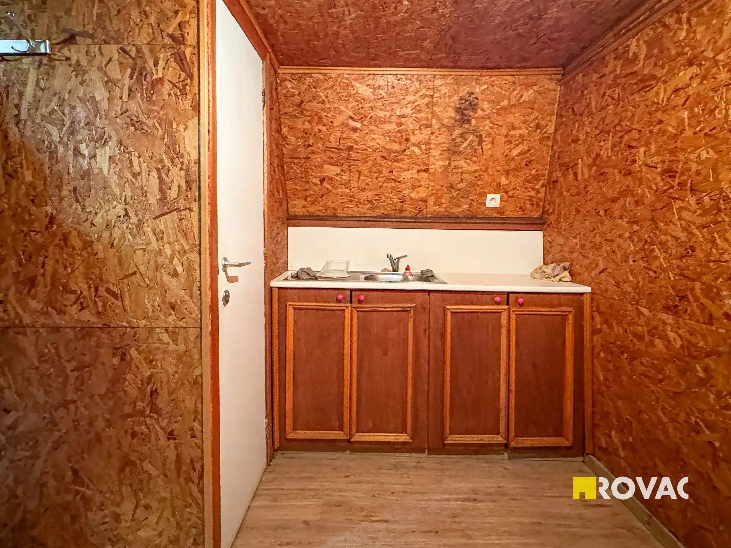 Verder te renoveren woning met mogelijkheden op de grens Izegem - Roeselare foto 10