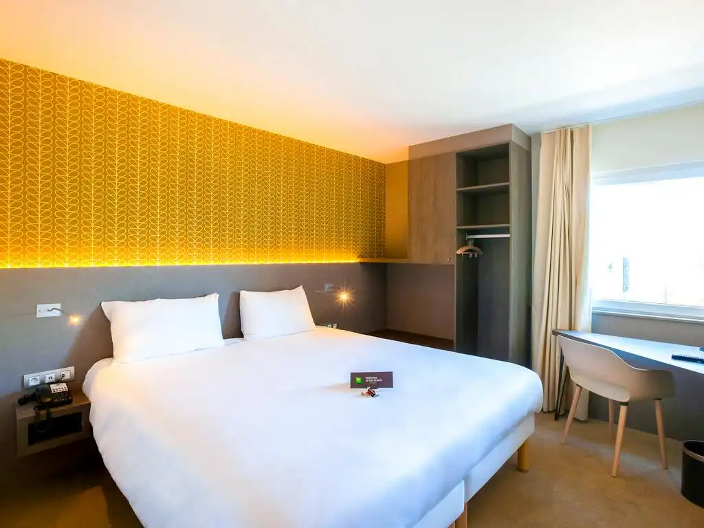 Hotelkamer als investering in ibis Kortrijk Expo foto 4