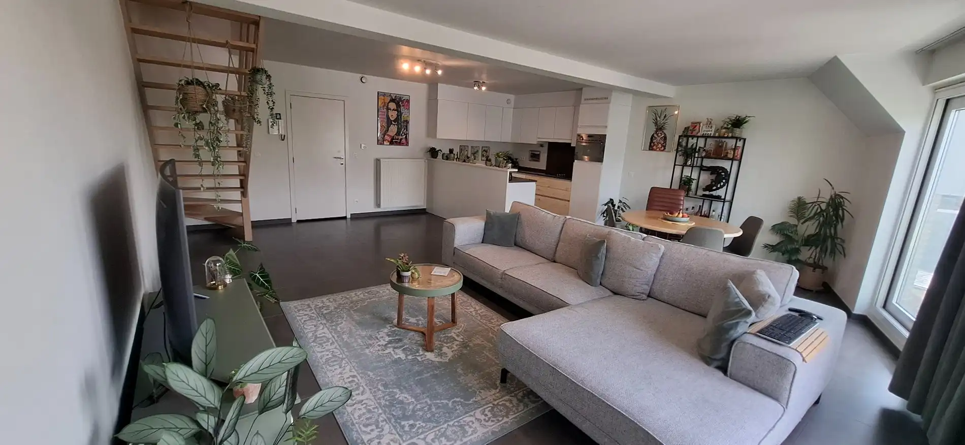 Recent en modern duplexappartement te huur in residentie Stoanplatse foto 6
