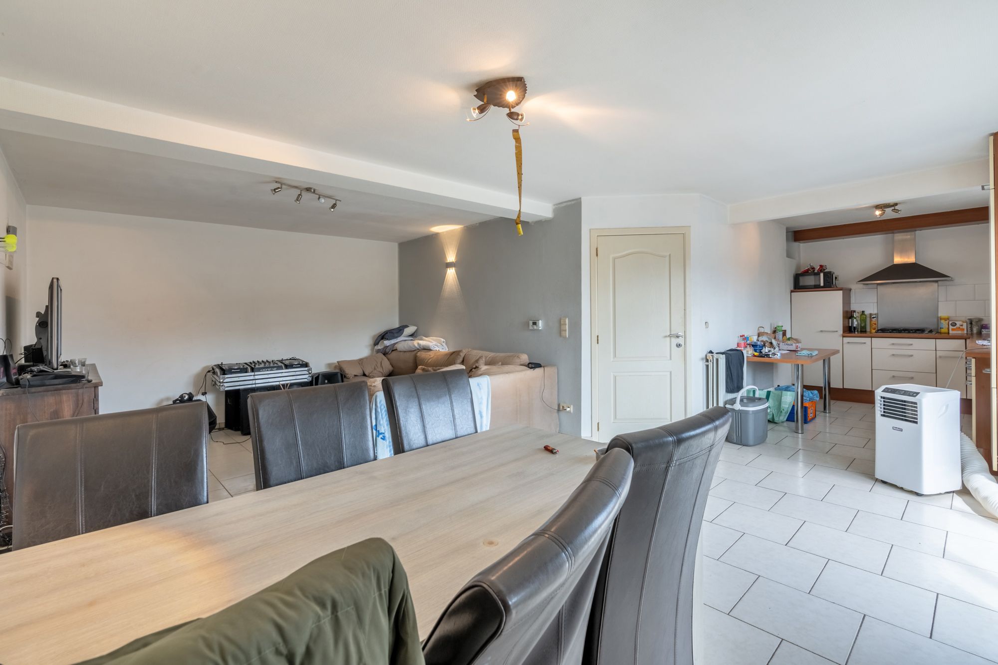 IDEALIS VASTGOED - APPARTEMENT OP 1ste  VERDIEP MET RUIM 80M² BEWOONBARE OPPERVLAKTE, 2 SLAAPKAMERS EN INPANDIGE GARAGE IN HET HARTJE VAN BOCHOLT foto 10