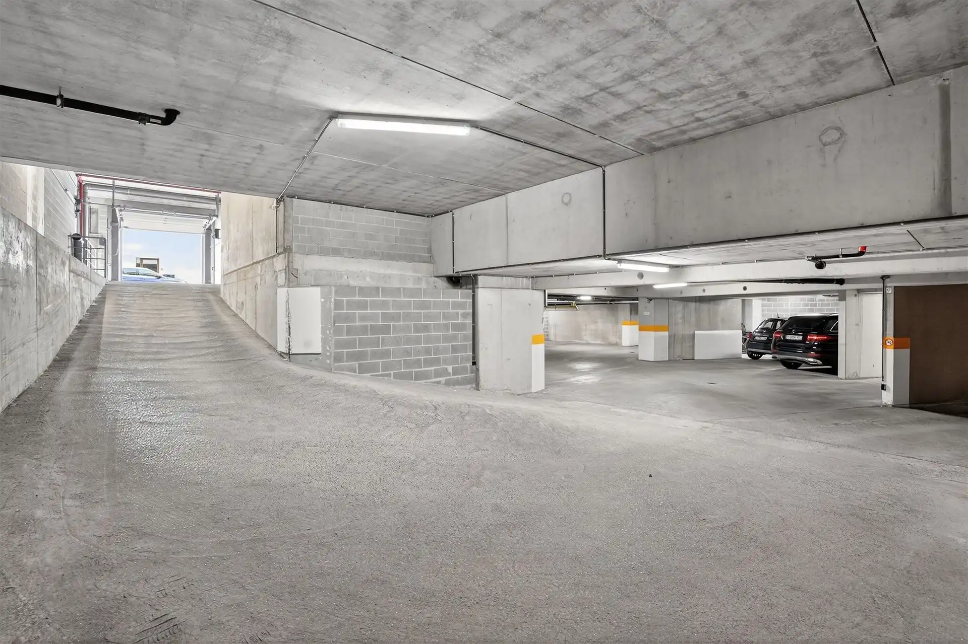 CENTRALE LIGGING / STAANPLAATS foto 30