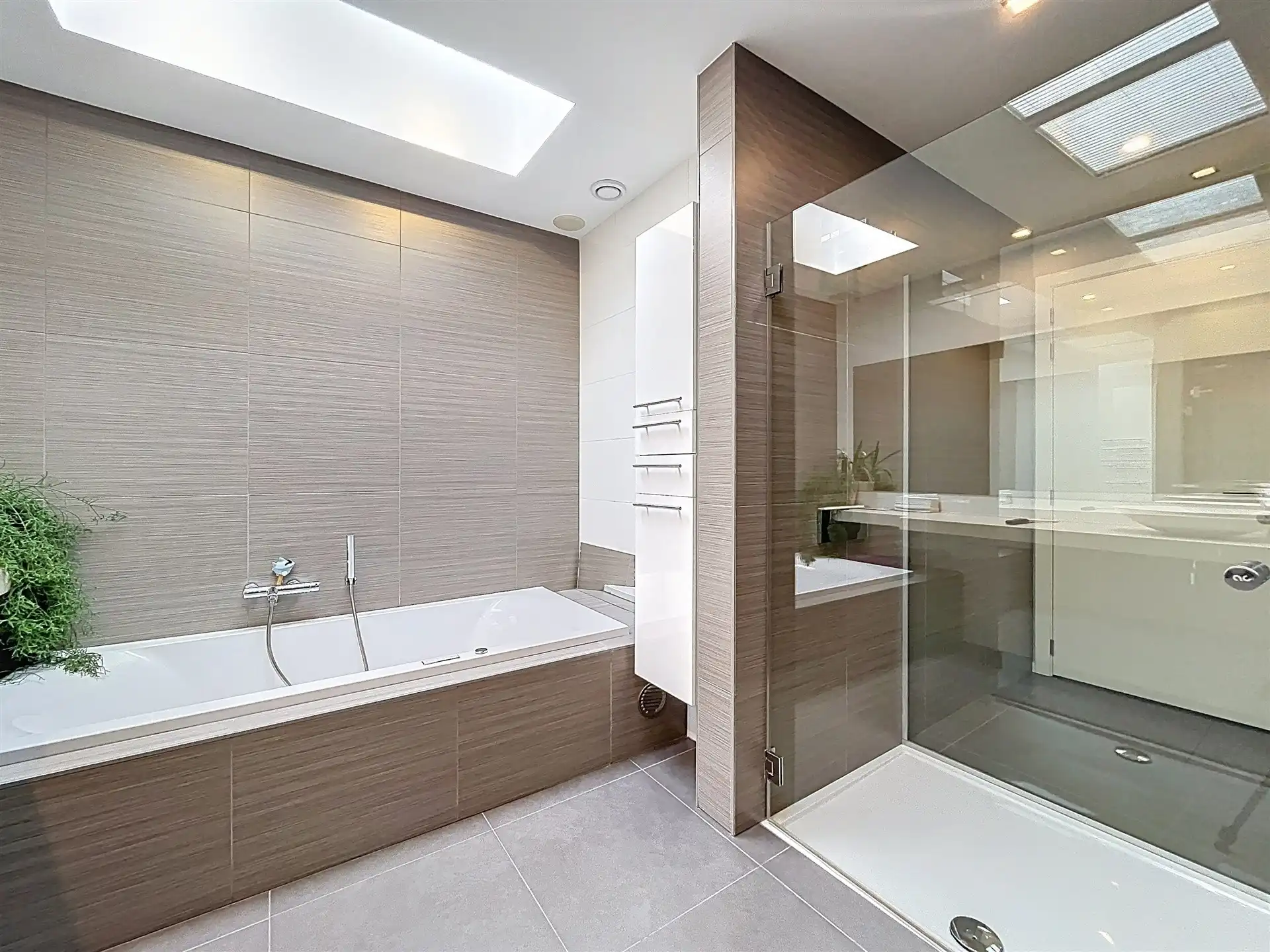 Luxueus dakappartement met 3 slaapkamers en garagebox! foto 12