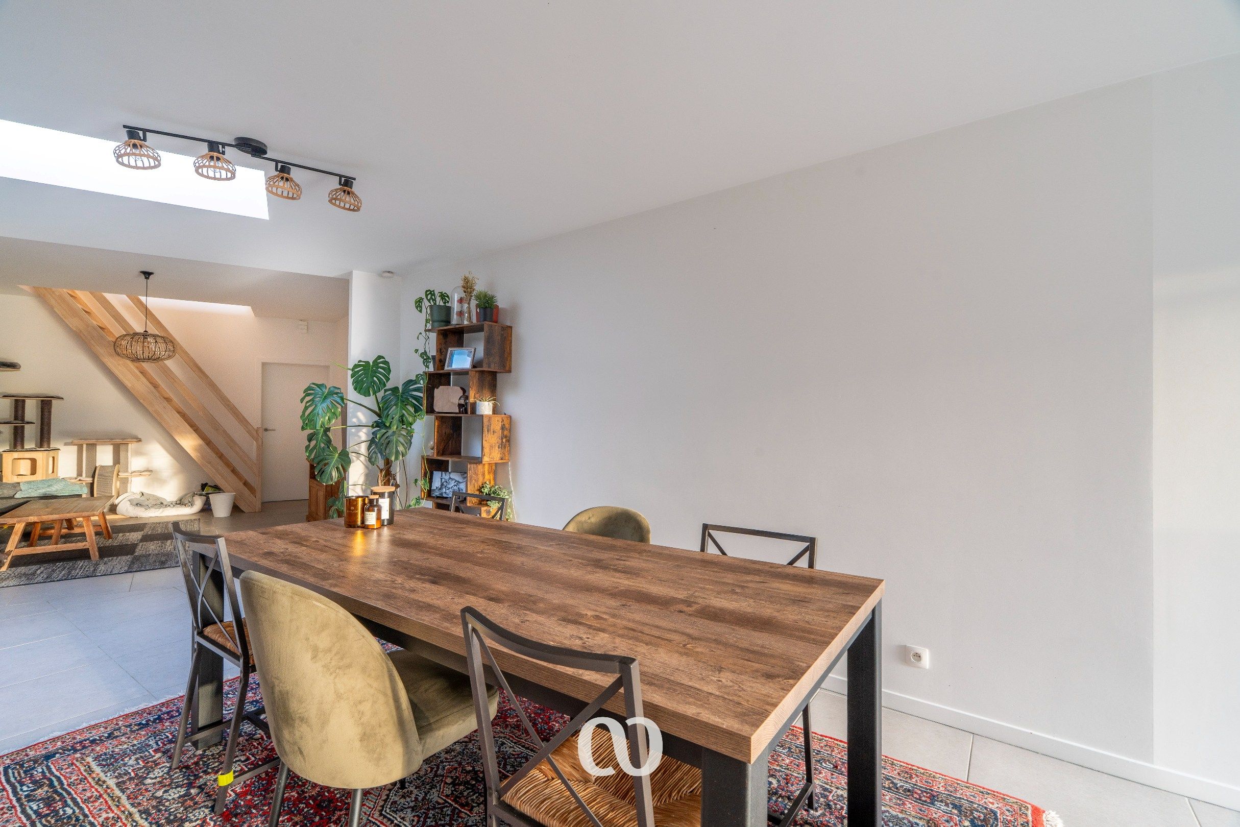 Volledig gerenoveerde woning met 3slpk en mooie tuin foto 6