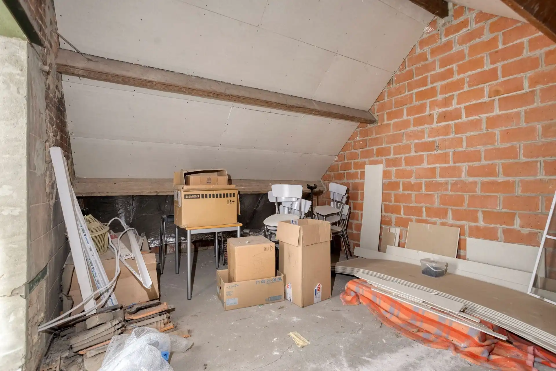 CENTRUM SINT-PIETERS-LEEUW : ruime 2-gevelwoning met atelier/commerciële ruimte (3 slpks) met grote tuin en private autostaanplaats foto 21