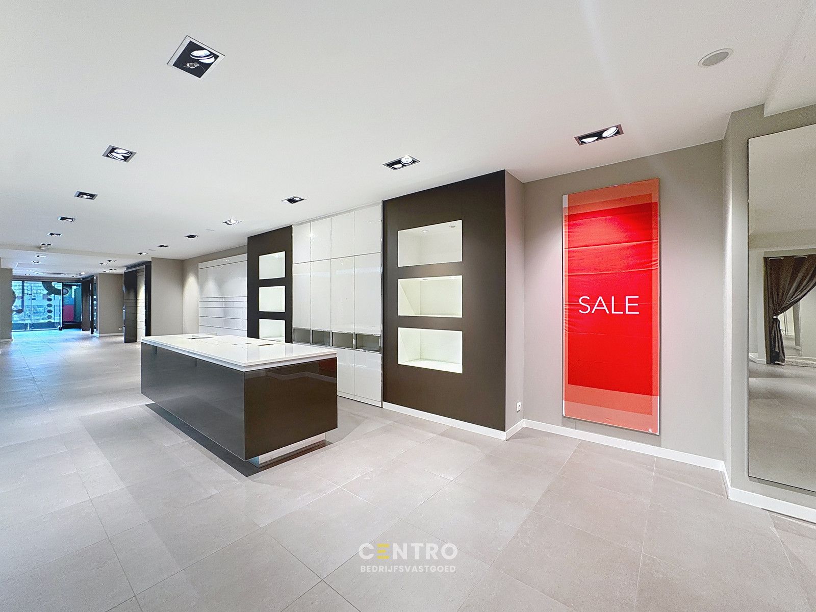 Handelsgelijkvloers op TOPligging (Grote Markt/Ooststraat) te Roeselare! foto 11