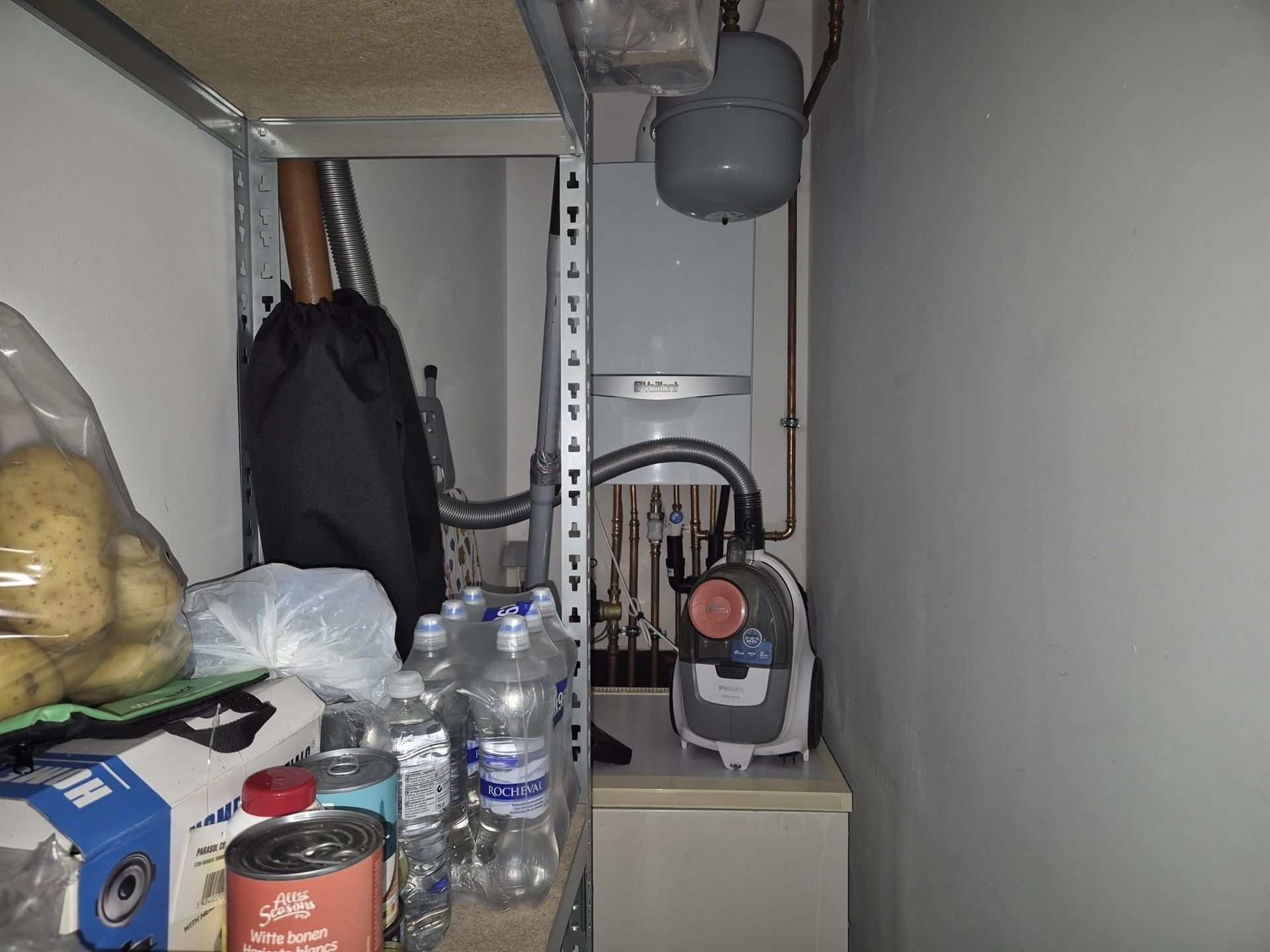 Gerenoveerde knusse rijwoning met tuin.  foto 9