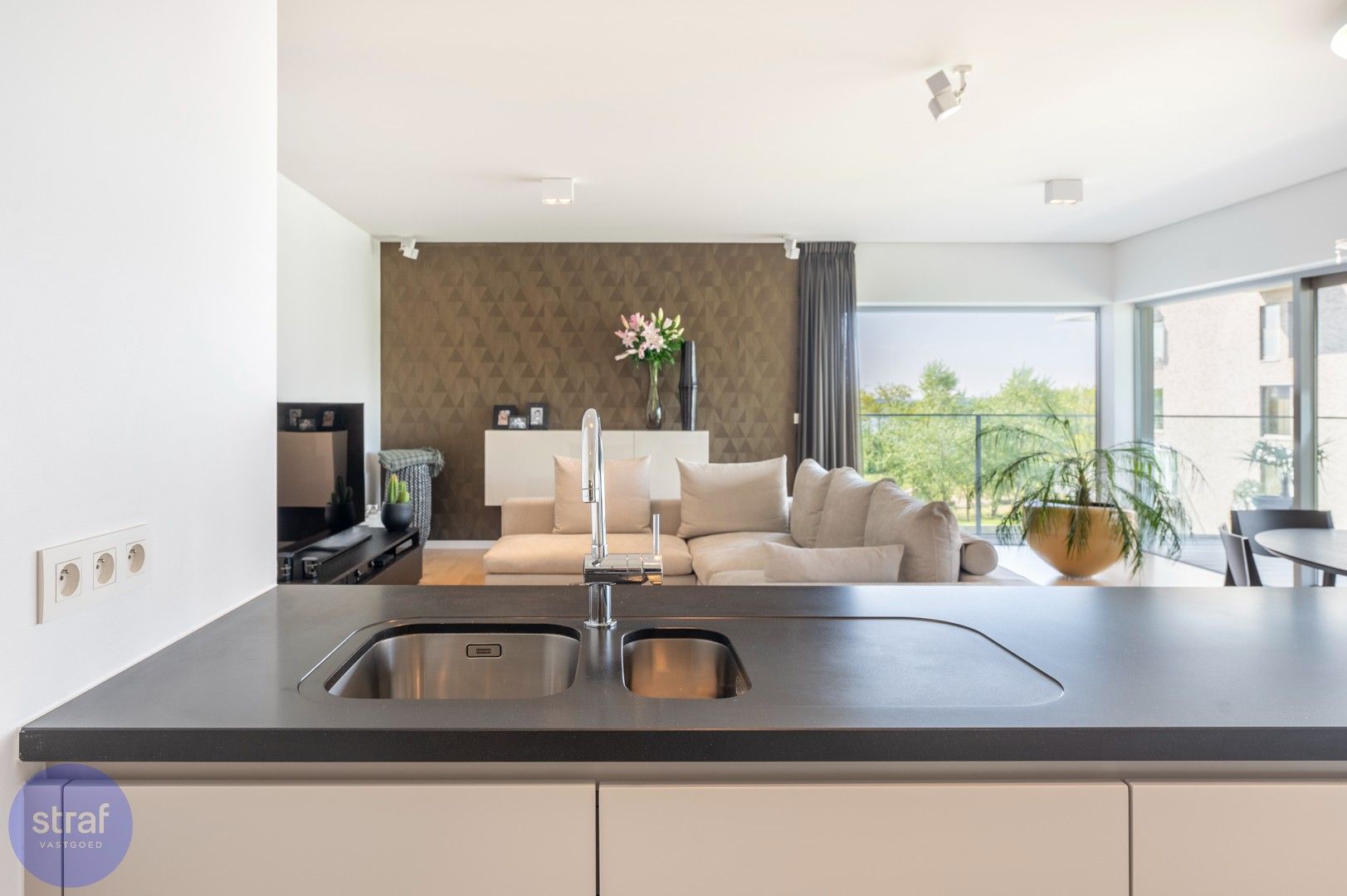 Luxueus appartement met 3 slp en 2 badkames met terras en zicht op het Galgenweel foto 6