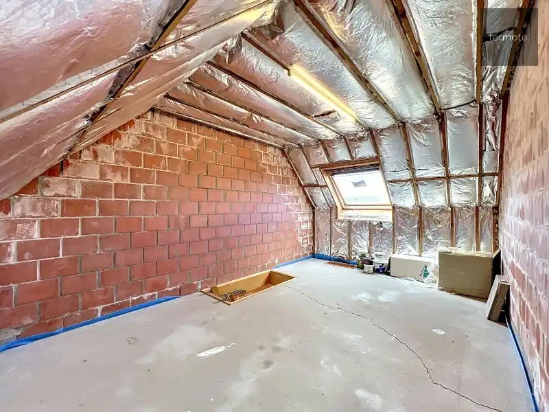 Ruime halfopen woning foto 30