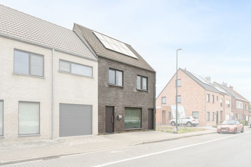 Torhout - Instapklare energiezuinige woning foto {{pictureIndex}}