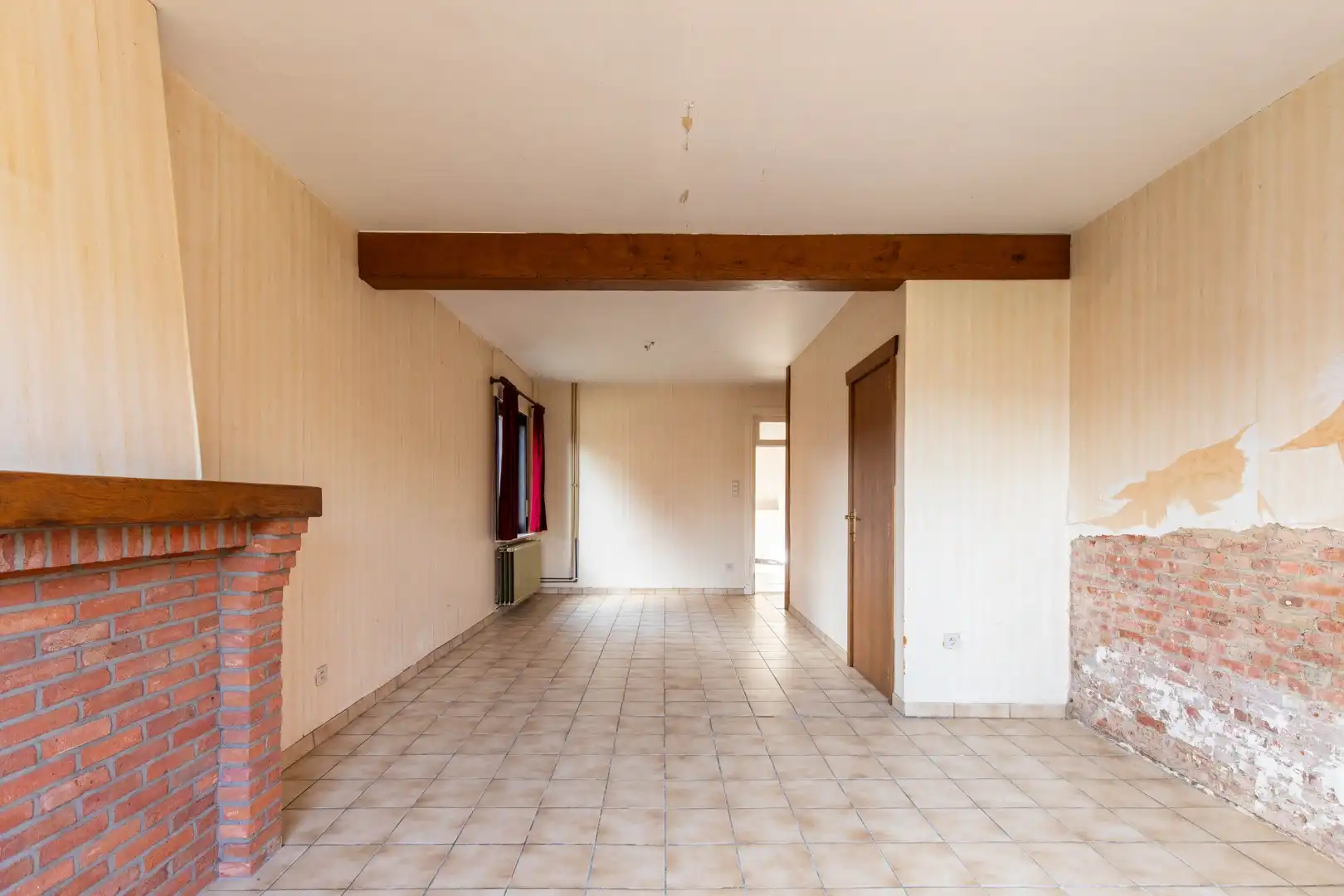 Renovatiewoning met grote garage foto 6