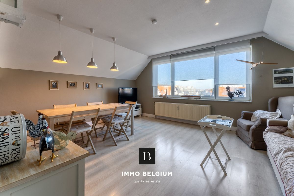 Lichtrijk appartement met parking nabij het strand foto 7