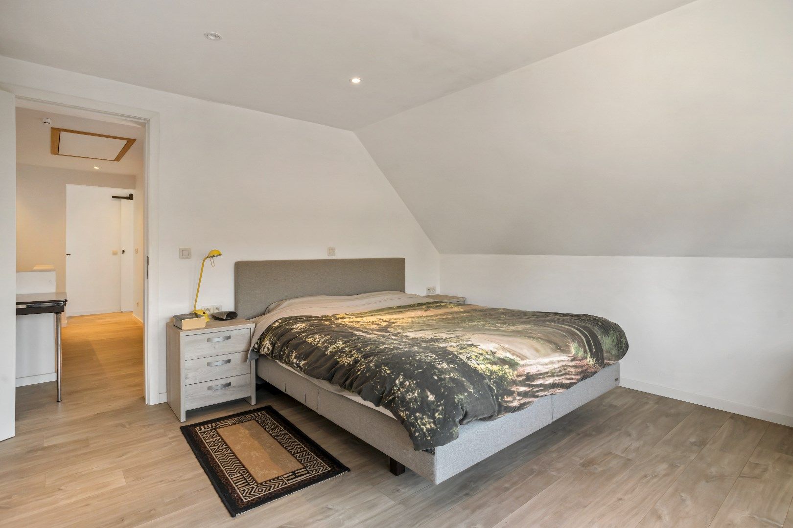Deze prachtige woning werd 10 jaar geleden volledig gerenoveerd en biedt een moderne en comfortabele leefomgeving. foto 15