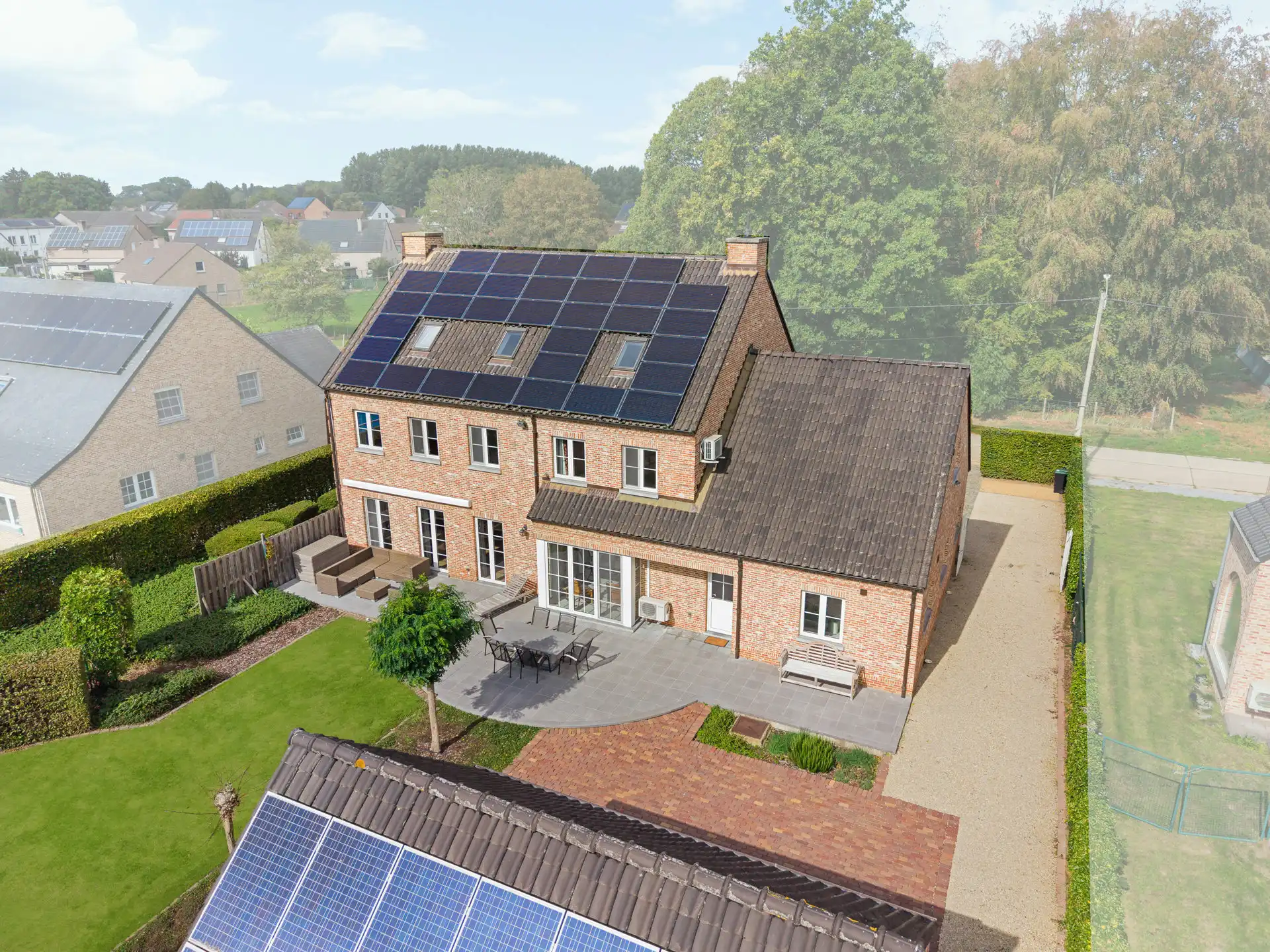 Exclusieve villa met zonnige tuin in Mal foto 51