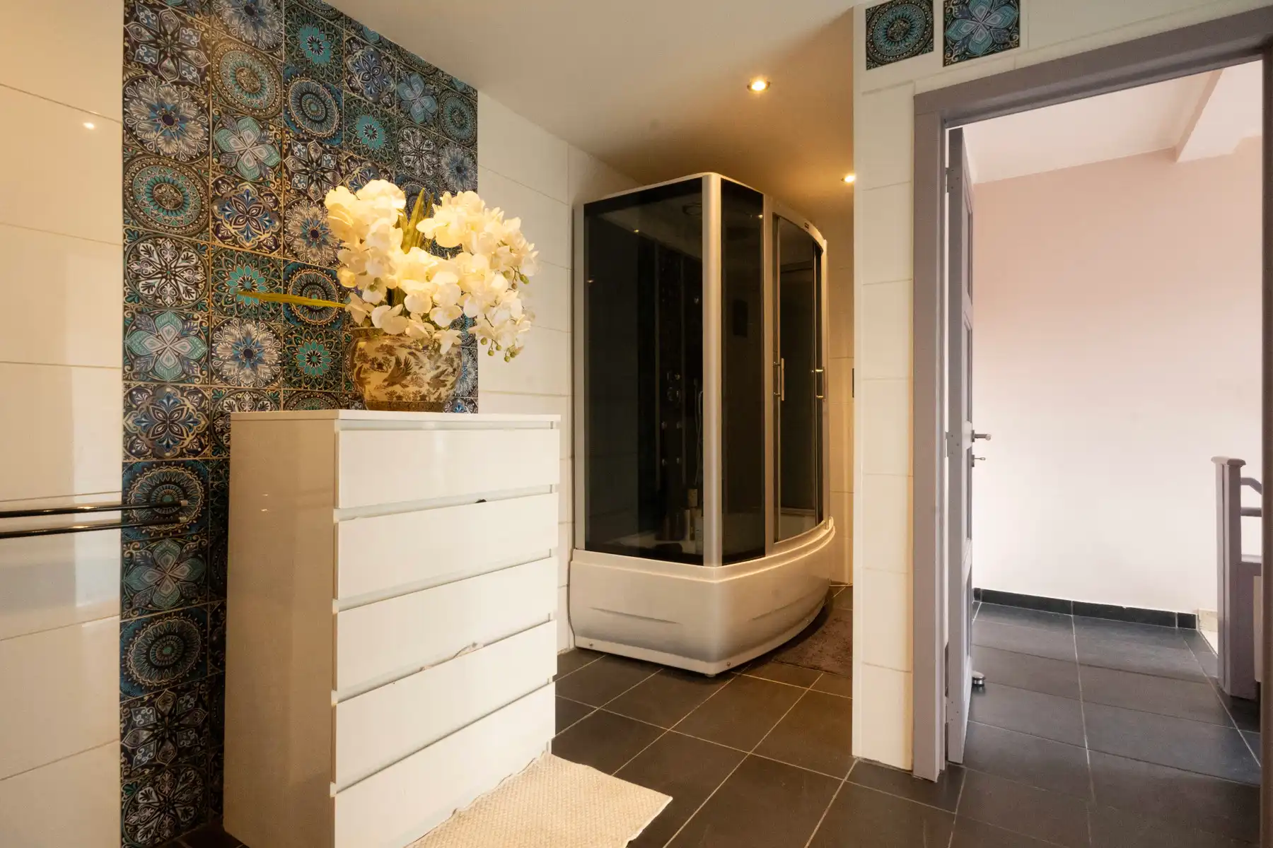 Gezinswoning met extra appartement te Bredene! foto 11