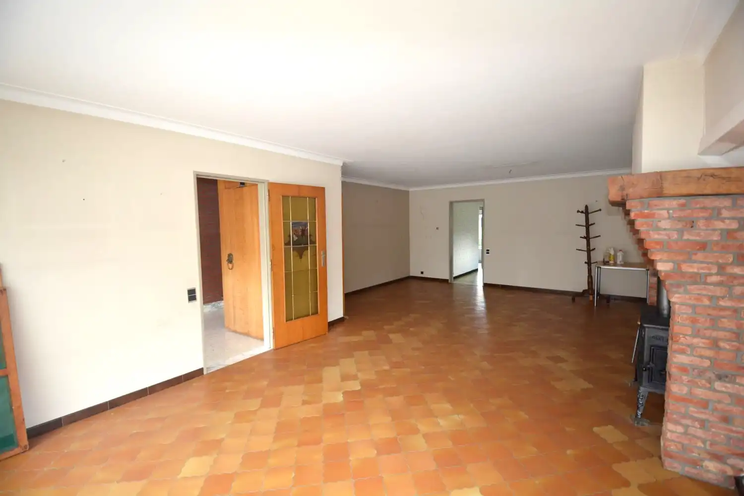 TE RENOVEREN WONING MET 5 SLK EN GARAGE! foto 3