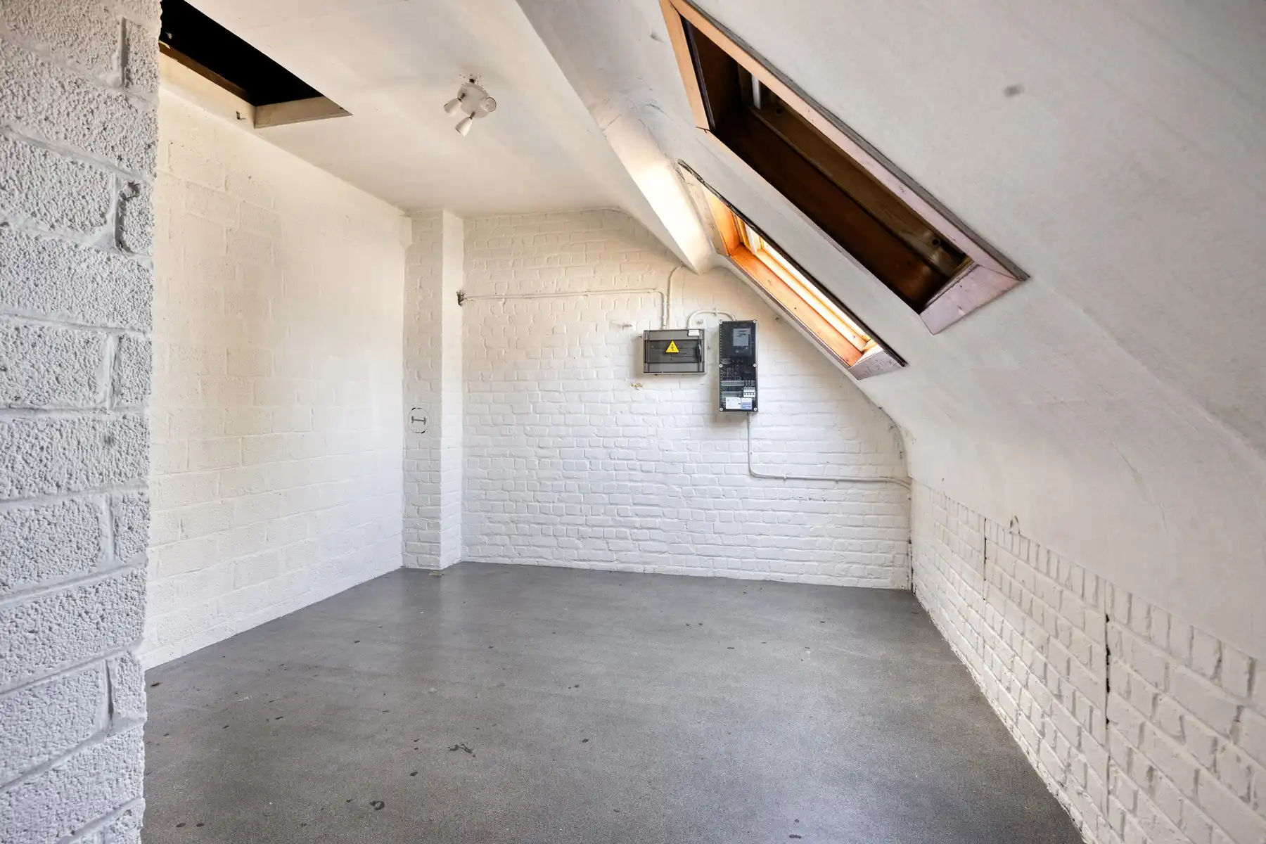 Gunstig gelegen woning met 3 slaapkamers, tuin en garage foto 22
