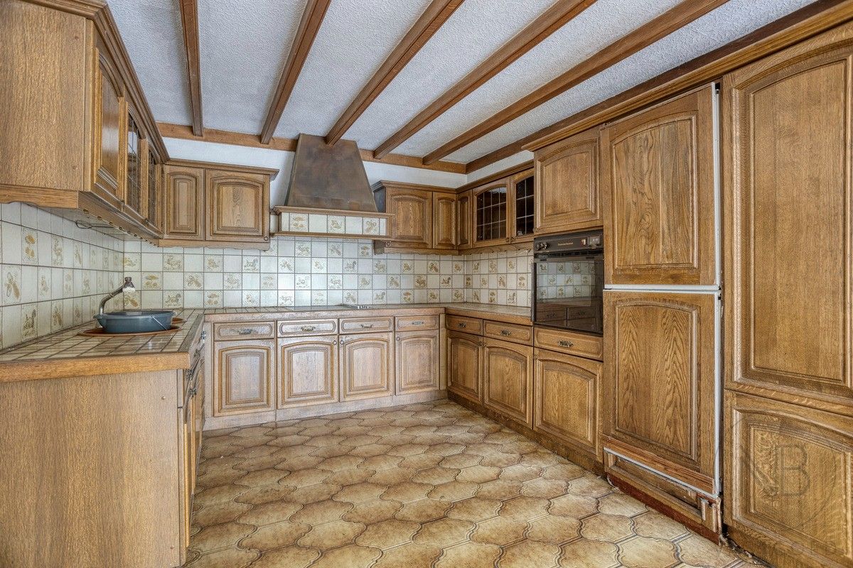 Te renoveren appartemtent met garage te koop! foto 13