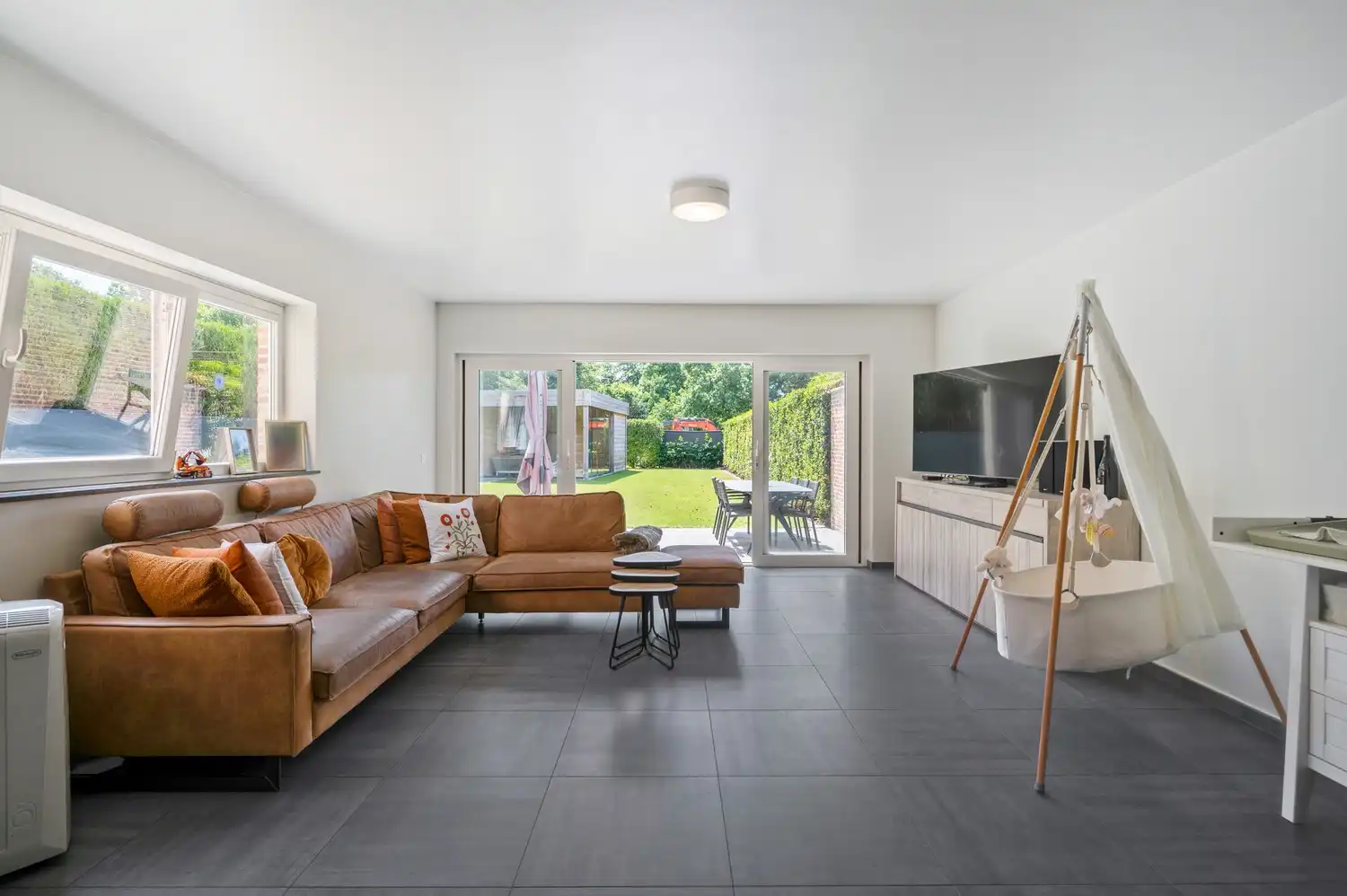Energiezuinige woning op perceel van 527 m² met 4 slpks en bureau foto 2