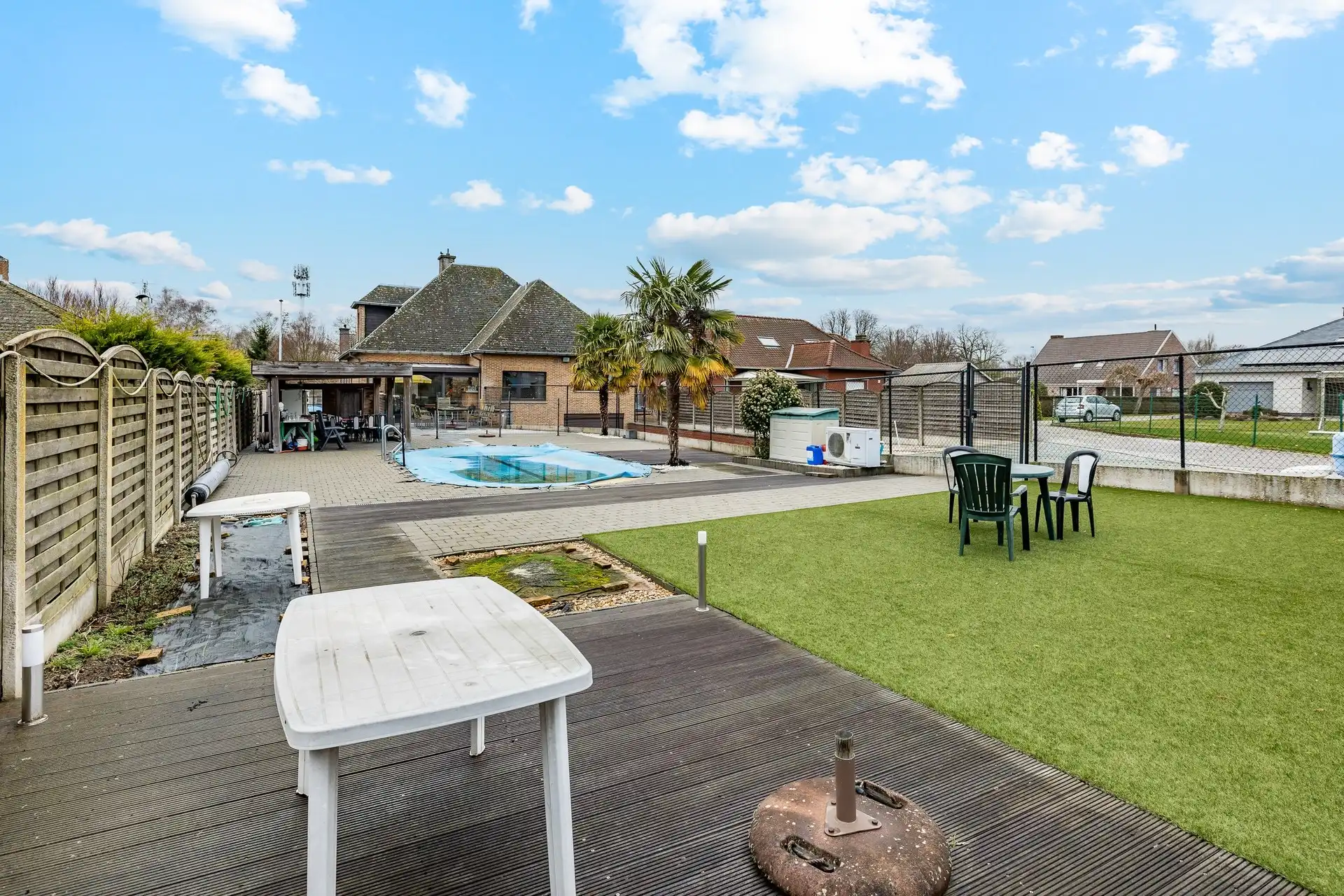 Charmante villa met zwembad op een mooi perceel van 942 m²  foto 3