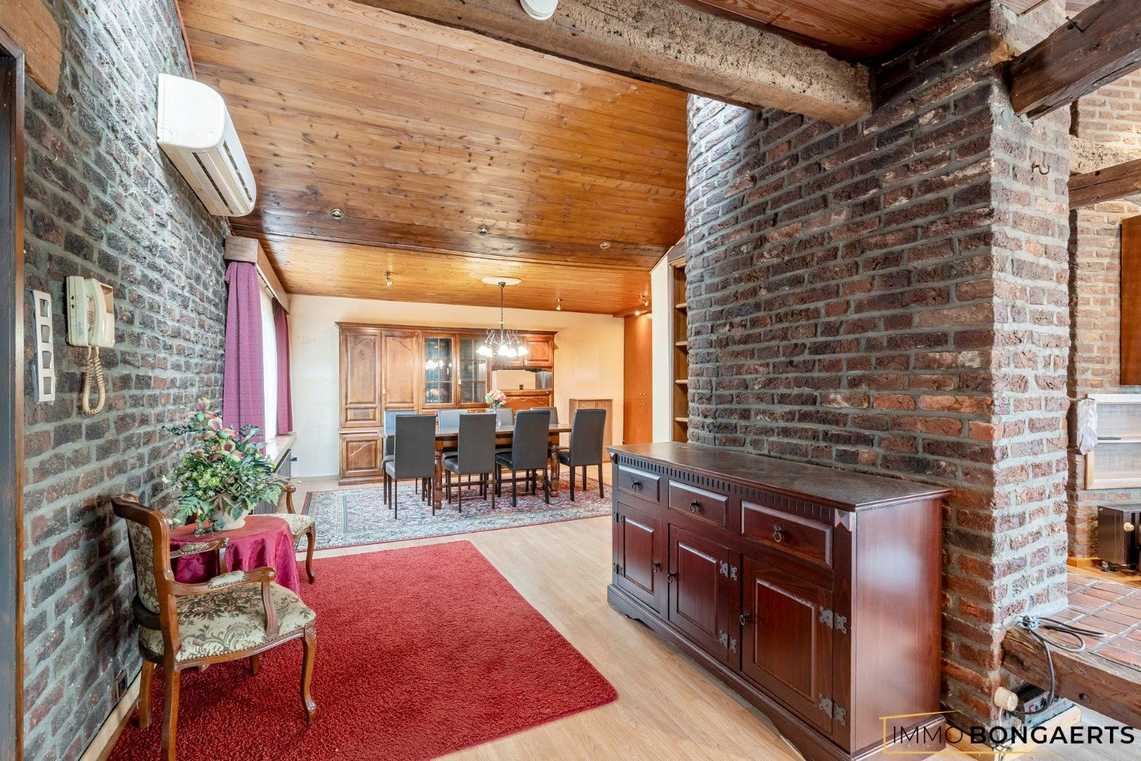 Ruime woning met vier slaapkamers  foto 7