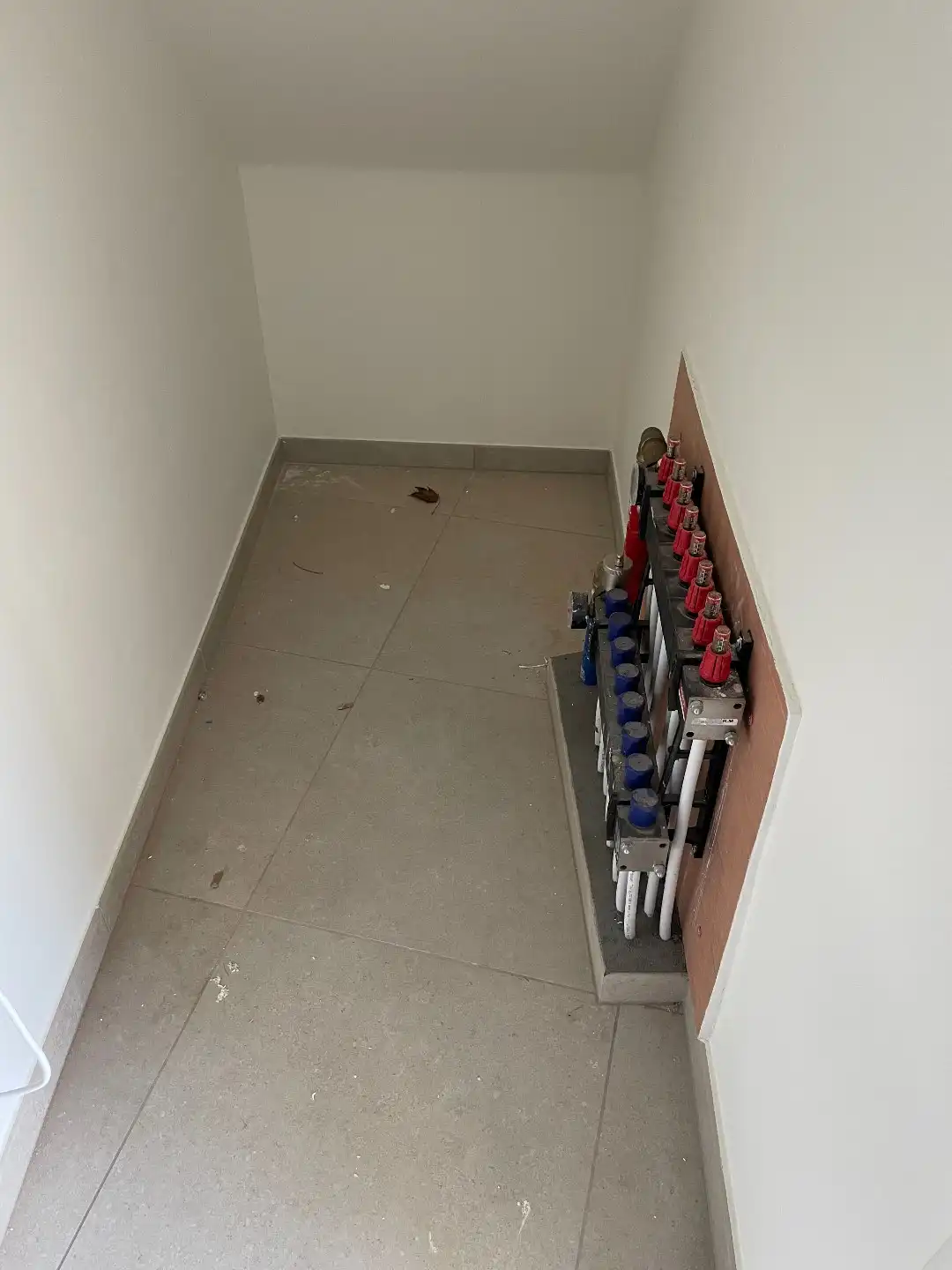 Nieuwbouwwoning met 3 slaapkamers inpandige garage , terras en tuin  foto 13