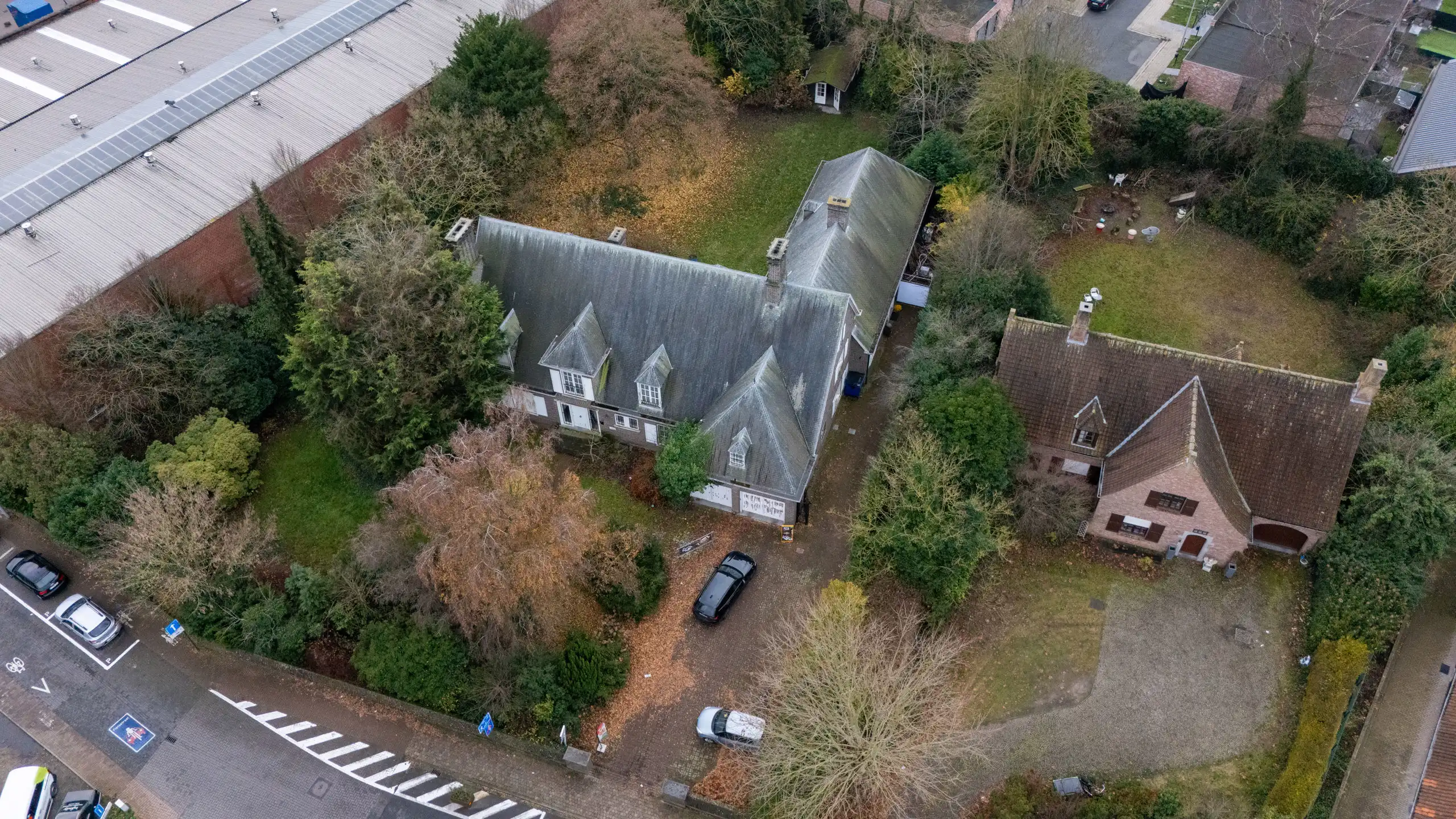 Riante te renoveren villa met grote tuin in centrum Rumbeke foto 19