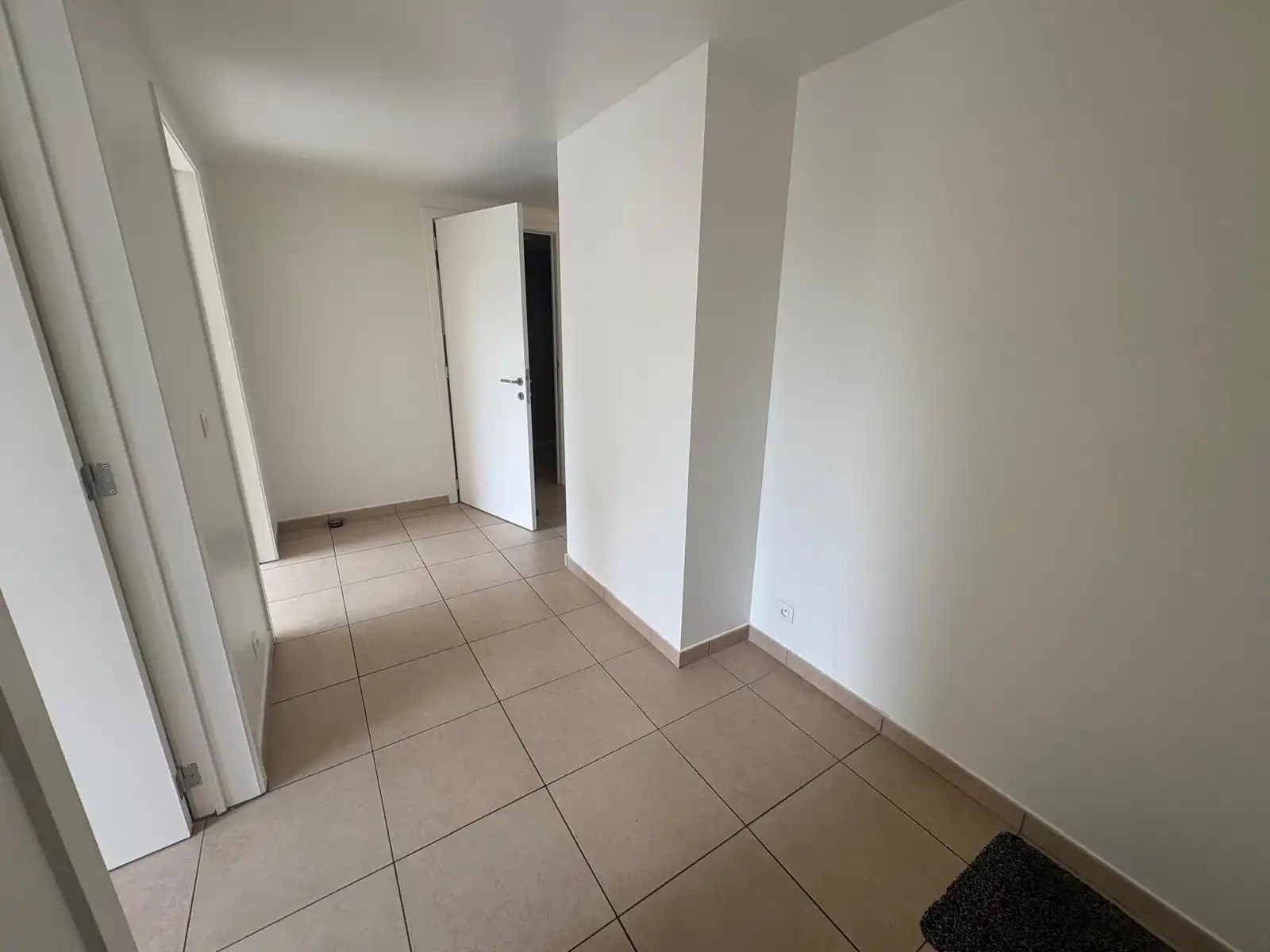 Goed gelegen appartement met 2 slaapkamers in Berlaar foto 2
