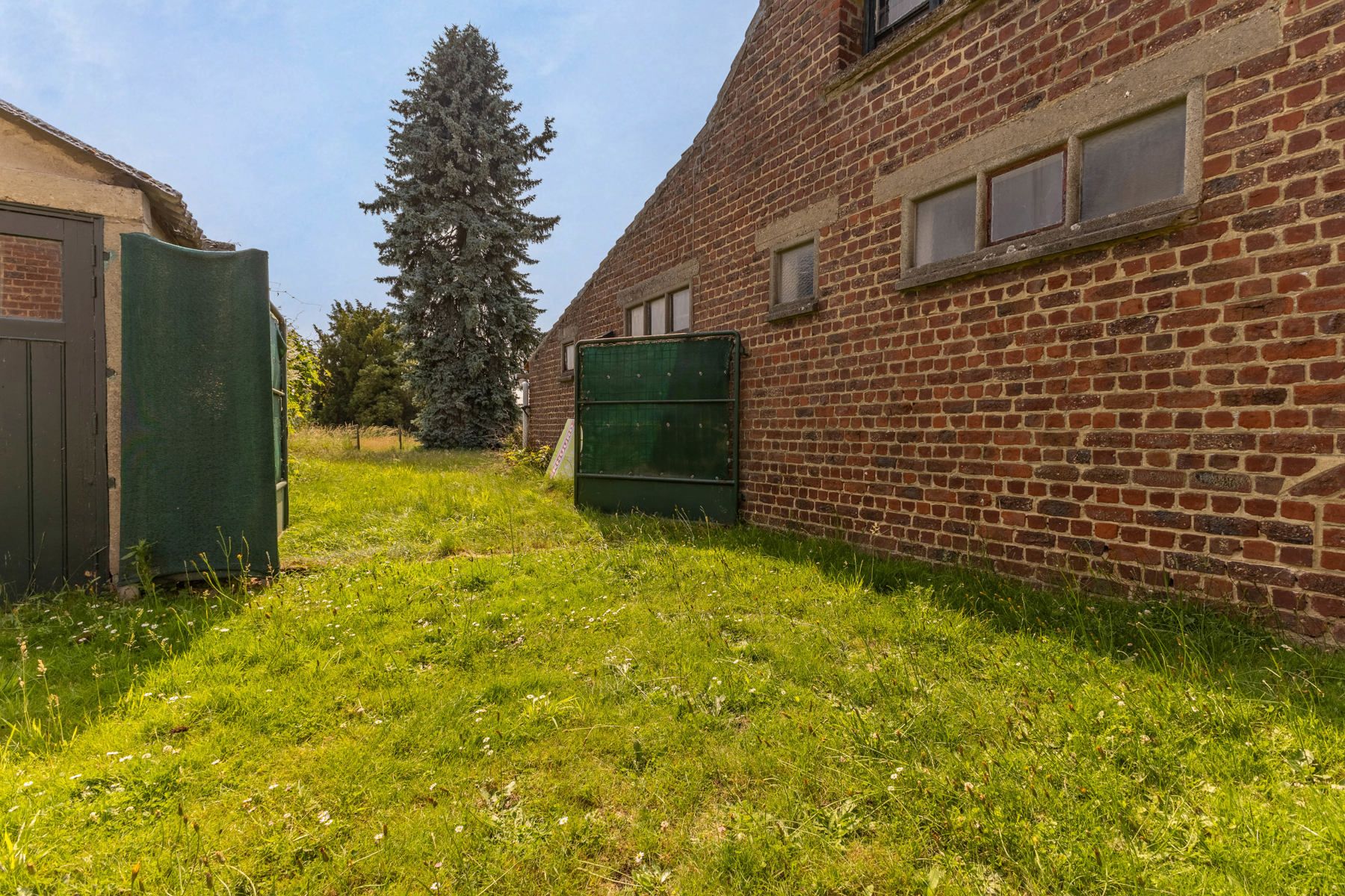 Gunstig gelegen woning met garage en grote tuin foto 17