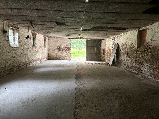 OPSLAGRUIMTE VAN 122 M² IN IEPER foto 3