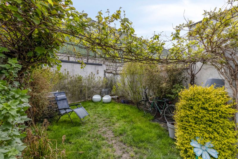 Zonnige authentieke woning met tuintje en topligging! foto 21