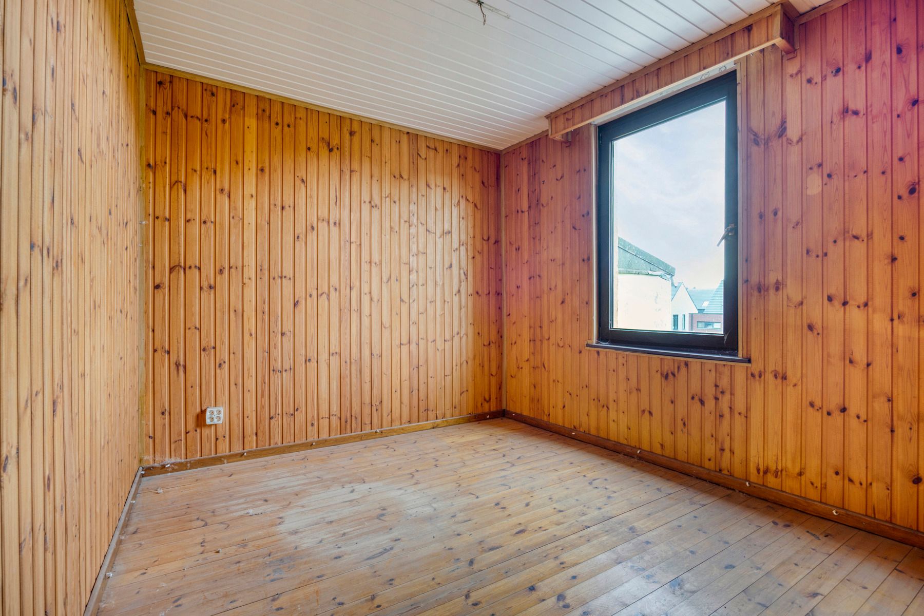 Te renoveren woning (3 slpk) met tuin. foto 6