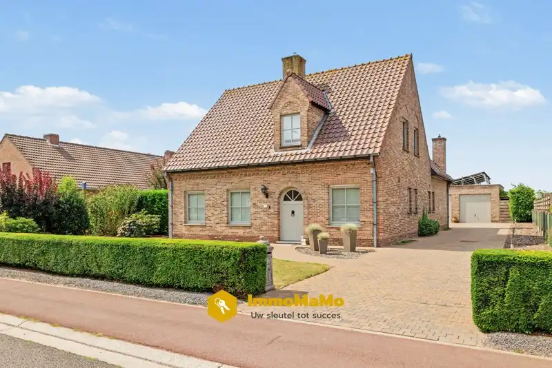 RUIME GEZINSWONING MET 3 SLPK EN GARAGE TE KOOP IN LOCHRISTI foto 3