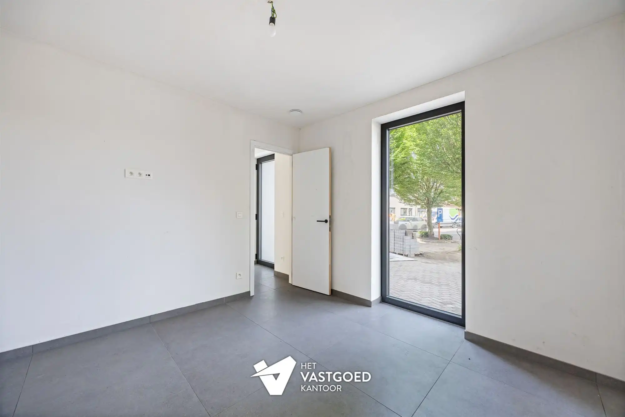 GELIJKVLOERS WONEN MET RUIM TERRAS (TUIN) - 6% BTW MOGELIJK! foto 11