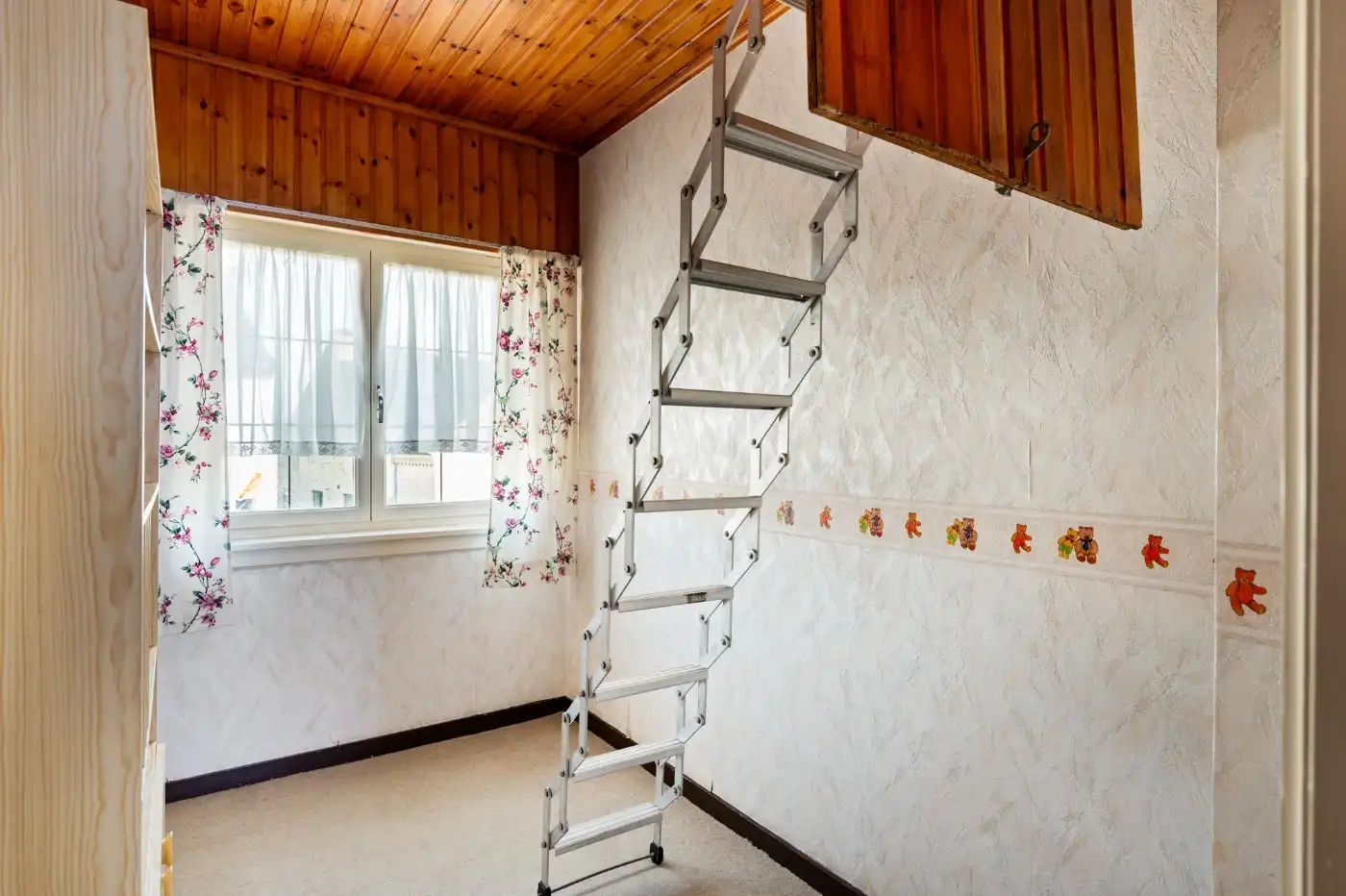 Vrijstaande, te renoveren woning met 3 à 4 slpk., garage en zuid-tuin foto 22