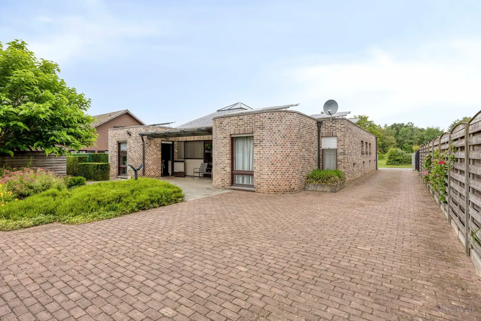 Hoofdfoto van de publicatie: Gelijkvloerse woning te koop in Meerhout