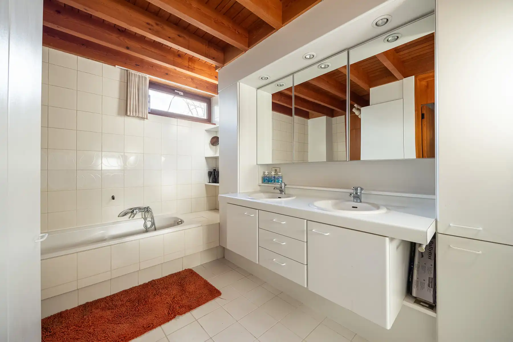 Te renoveren split-level villa met 4 slk + bureel op 1.924m² foto 20