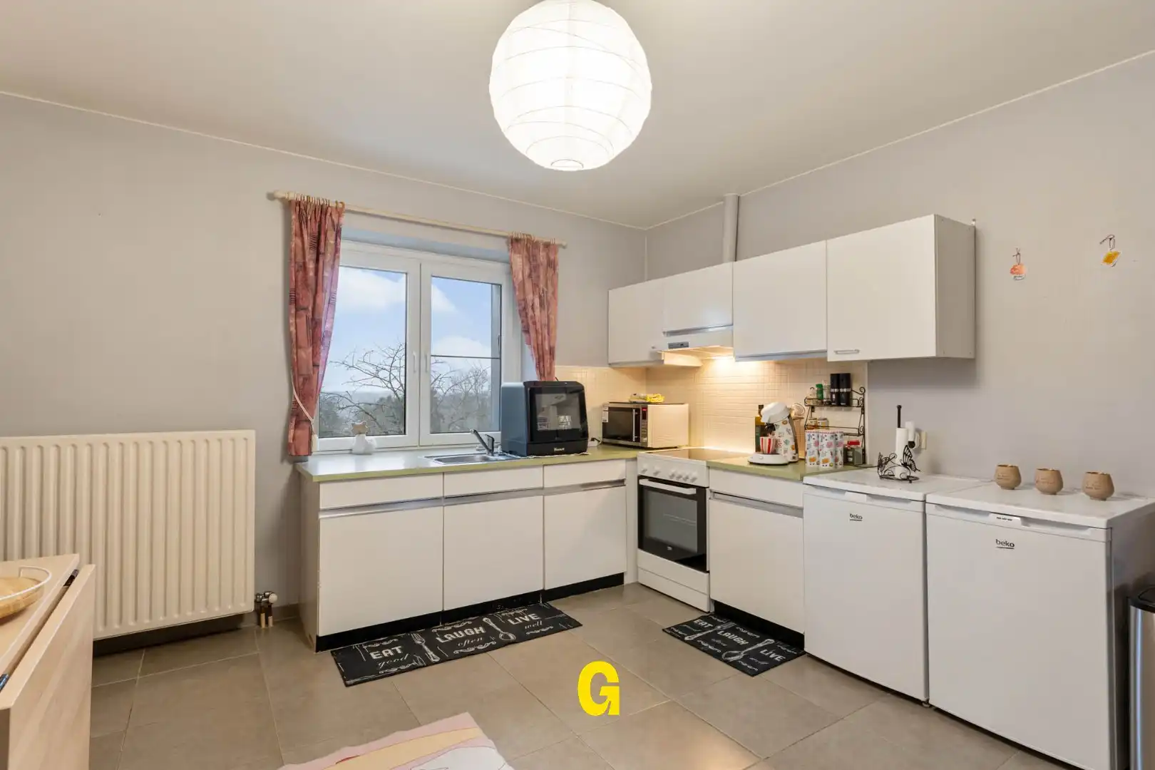 Twee slaapkamer appartement met mooi terras, 2 standplaatsen en mogelijkheid tot het bijkopen van extra berging of hobbyruimte foto 8