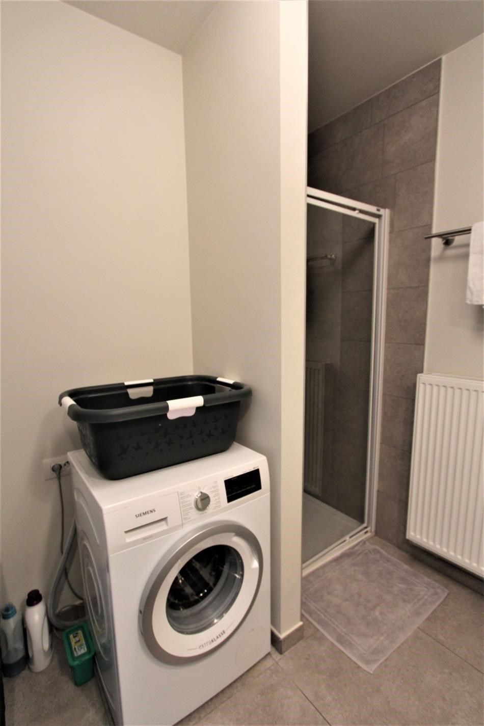 GELIJKVLOERS APPARTEMENT VOORZIEN VAN ALLE COMFORT IN HARTJE AARSELE foto 6