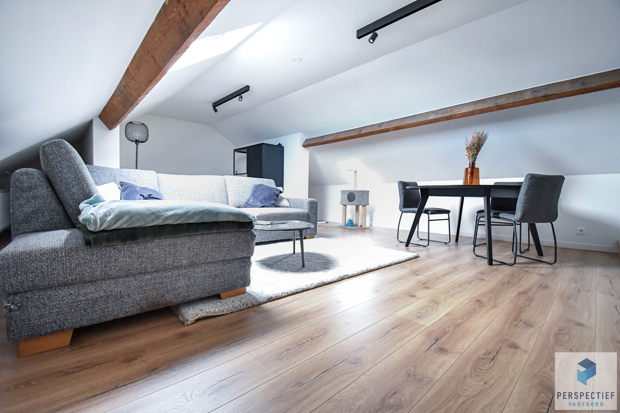 LICHTRIJK DUPLEX-APPARTEMENT (94 m²) MET 2 SLAAPKAMERS foto 4