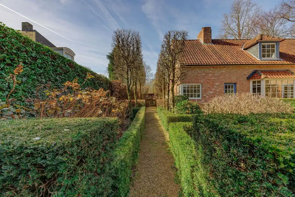 Mooie villa in de doodlopende straat in wijk "Zonnebos" foto 30